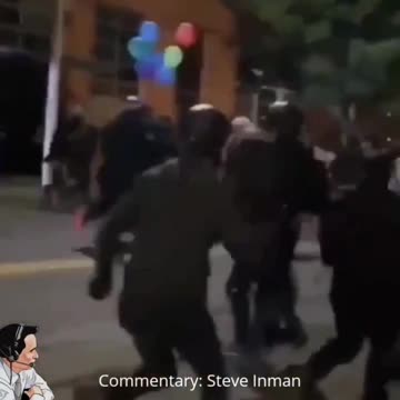 2020 Portland: Andy Tifa gets tackled in the street after destroying buildings