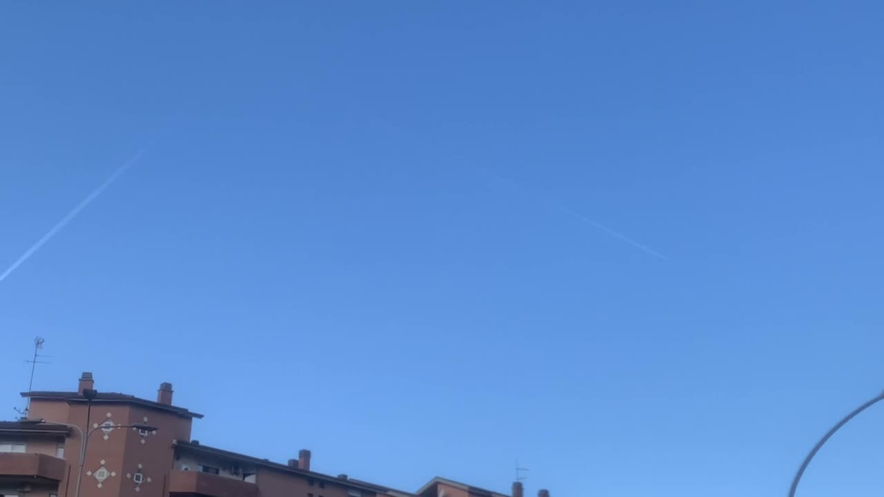 scie chimiche 21/12/2021 svegliatevi fate anche voi i video.