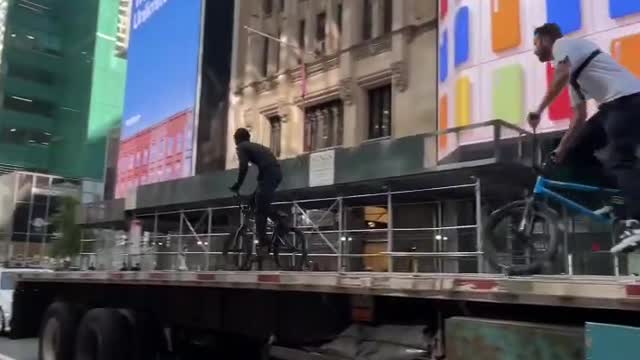 124 BMX 360 Train off a Truck in Traffic bmx nyc