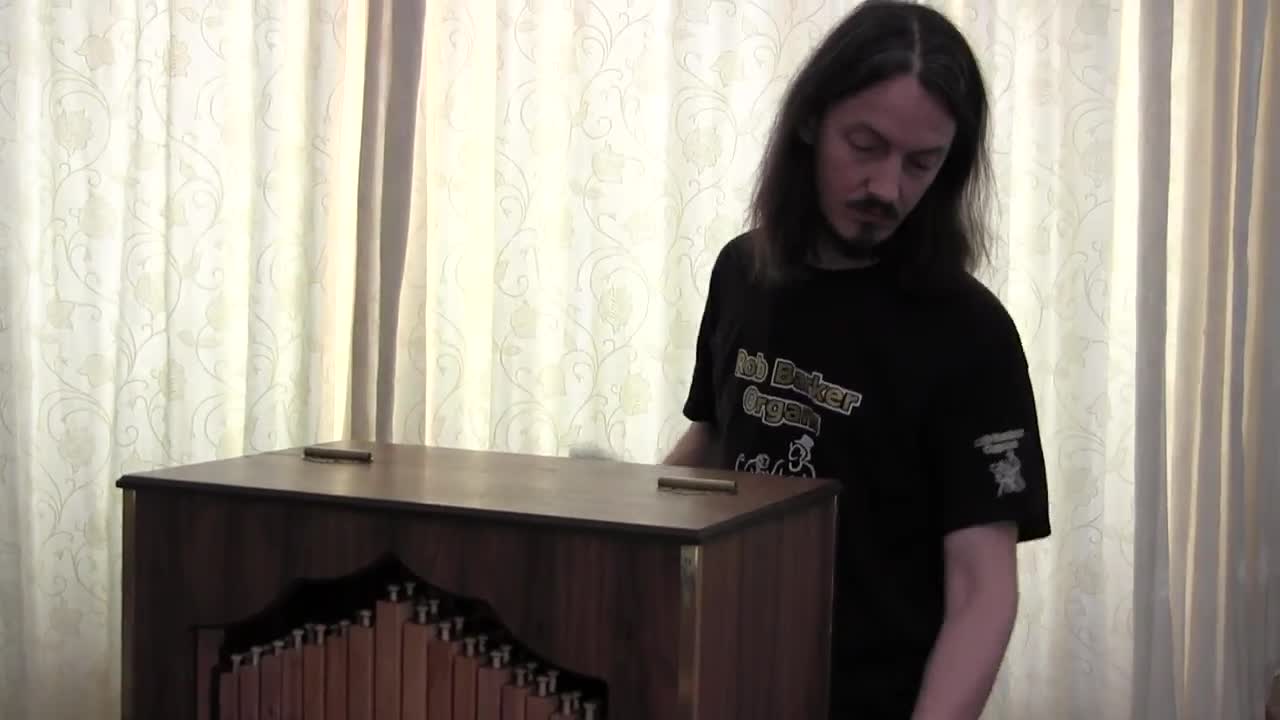 New 31 note busker organ by Rob Barker