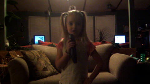 Em singing