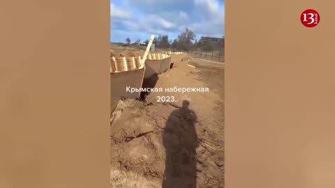 Russia builds 200km-long fence and digs trenches in Crimea - Preparing for attack