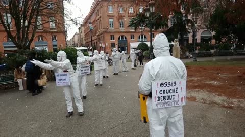 Les Masques BLancs Toulouse Action Pancartes le 7 janv 2023