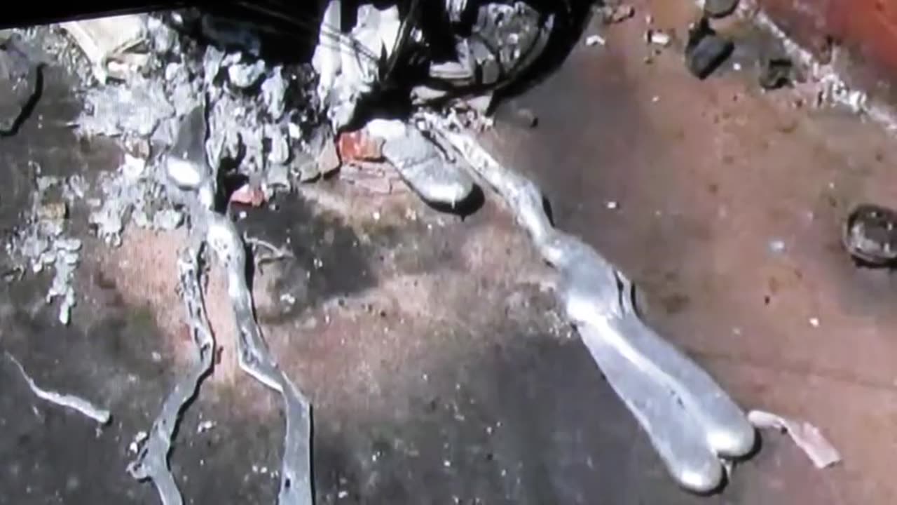 Maui Fi9res - This is not natural