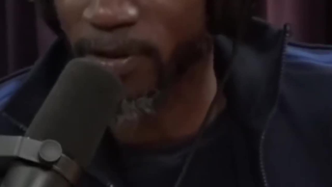 Joe Rogan "Why Americans call football soccer...👀🤦♂️#joerogan #podcast #shorts
