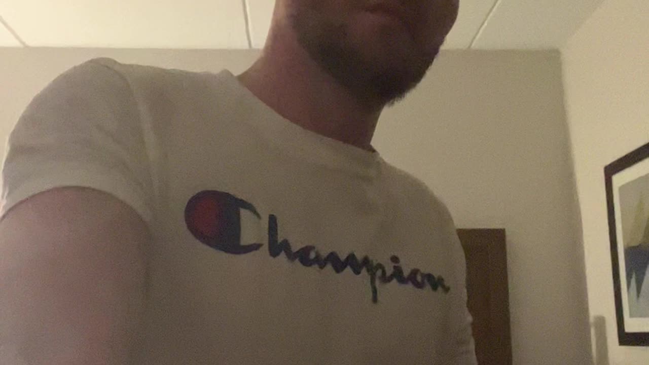 TAYLOR SWIFT YOUR THE PITS!!!! GO AWAY