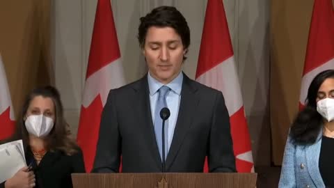 Justin Trudeau says #Canada will stand against authoritarianism, announces sanctions against Russia.