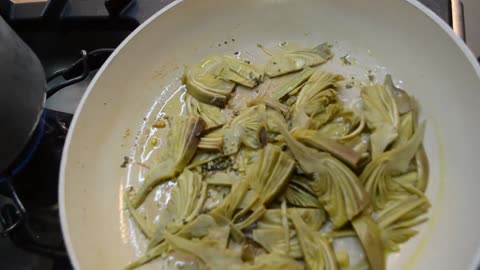 UMBJ AL Rasdor TAGLIOLINI AL TARTUFO E CARCIOFI