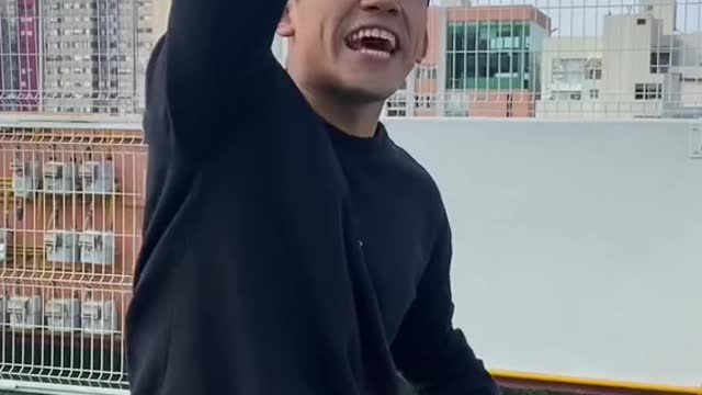 Mándale el video a tu amigo “el malo”