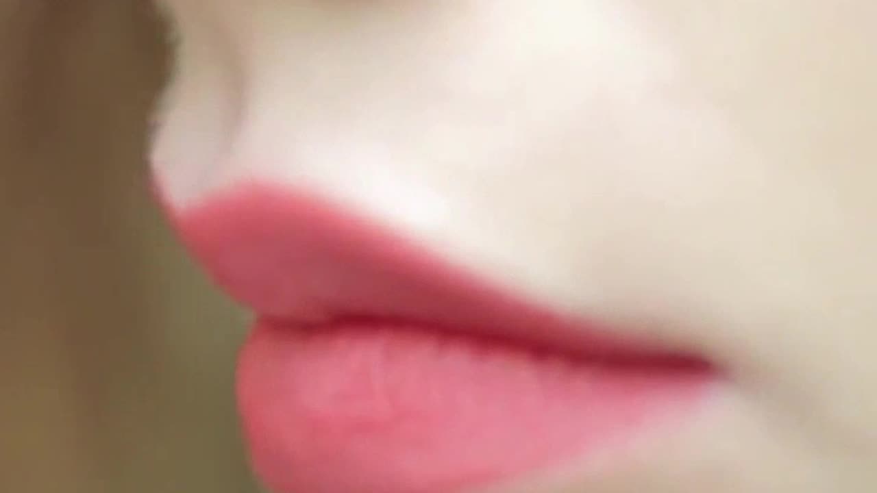 Get Perfectly Defined Lips Master the Lip Liner Technique