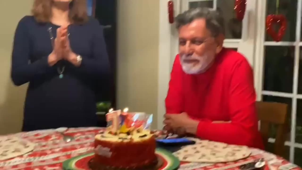 My Daddy's Bday at Mr. Alex. Even the dog were singing. haha
