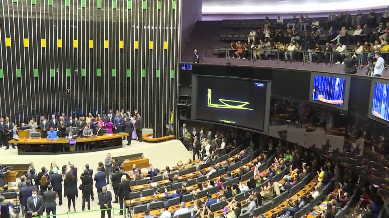 Lewis Hamilton recebe título de Cidadão Honorário Brasileiro
