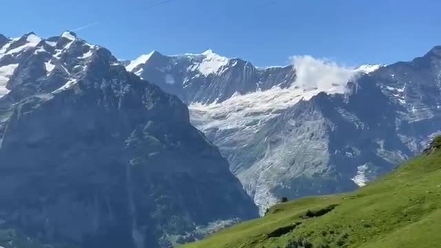 Switzerland is completely landlocked.