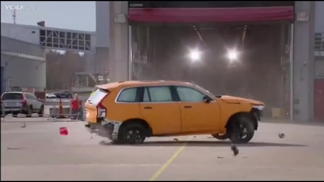 Volvo XC90 crash test