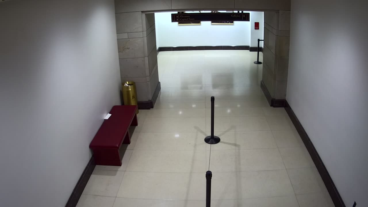 7080CVCULElevator17-18toGalleries_2021-01-06_07h00min00s950ms.mp4