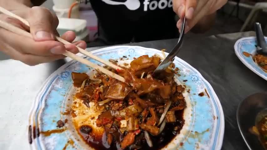 10 ! Thai Chinese Food Tour in ENDANGERED CHINATOWN Community in Bangkok, Thailand!