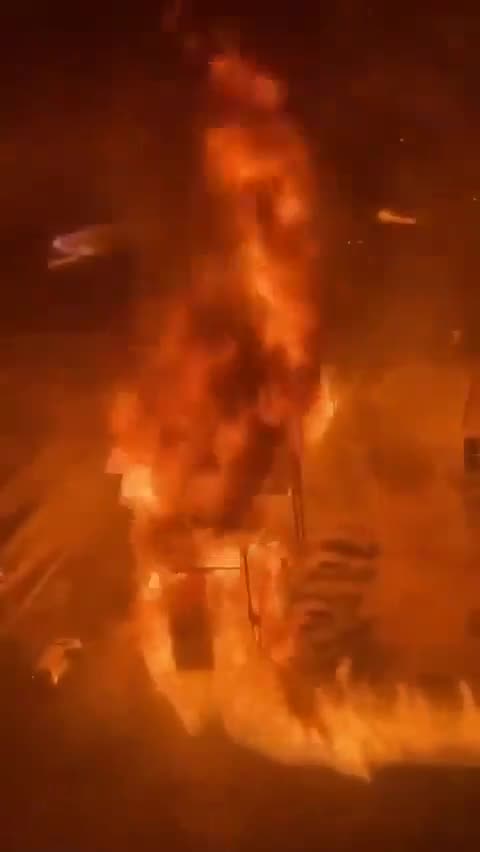 This is what the explosion of 60 tons of gas looks like: a gas carrier exploded in the