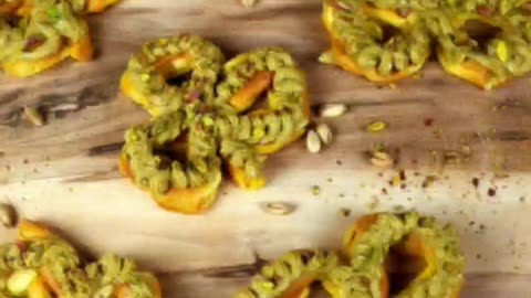 Pistacchio Cream Choux Clovers