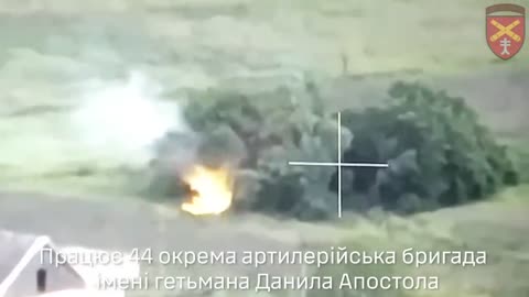 Artillerymen do not get tired of destroying the invaders