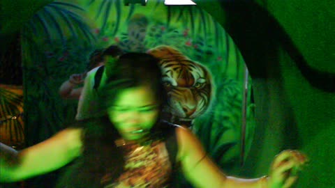 Hajde Hajde ( S H Q i P )