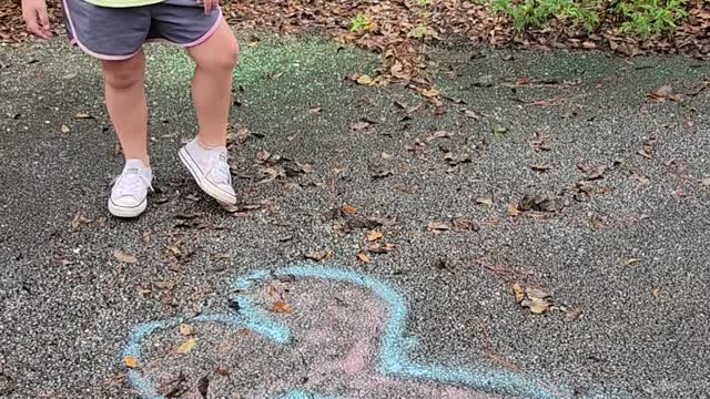 Girl Spots 'Mermaid Tail' Graffiti