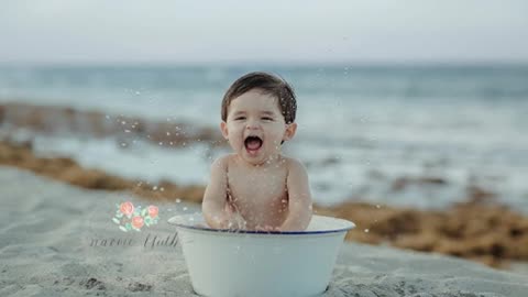 How to pose at the beach