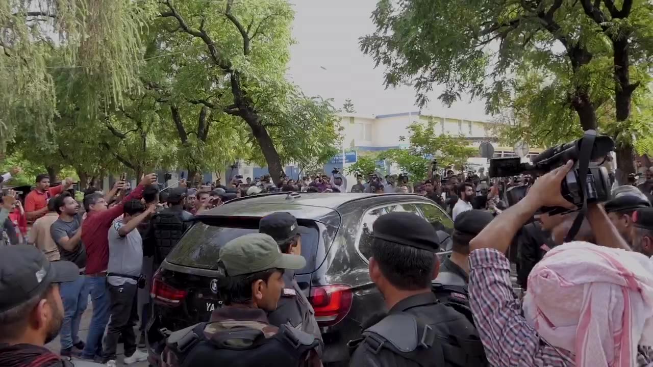 Imran khan chairman PTI appearance at NAB office G6 Islamabad