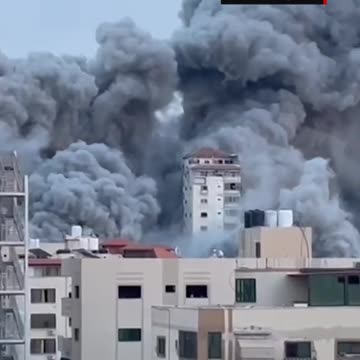 Deux tours de la ville de Ghaza touchées par un bombardement aérien