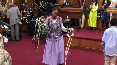 Mother Paula Gets Her Praise On