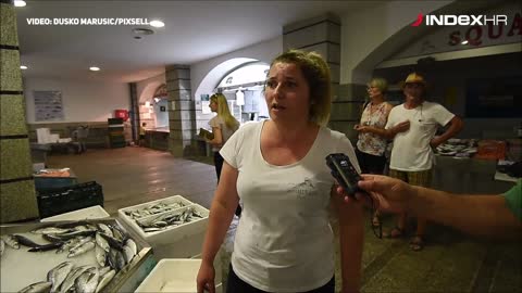 Nepoznata napadačica prodavačicu ribe zalila solnom kiselinom