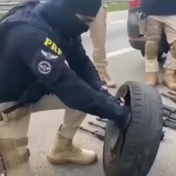 Weapons runner caught