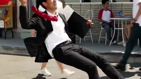 Street Performer Defies the Laws of Physics in this Amazing Performance