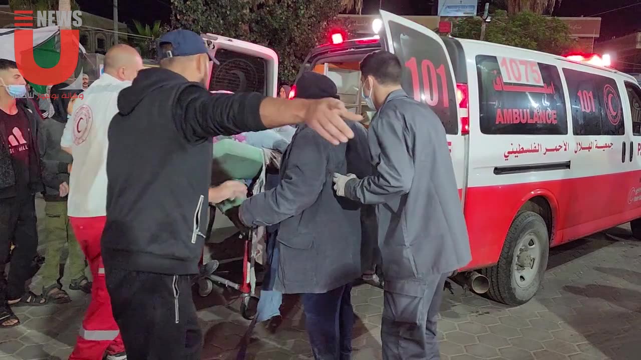 فلسطين | عشرات الشهداء جراء استهداف الاحتلال لمنازل في مخيم البريج ومشروع بيت لاهيا ومناطق أخرى بغزة