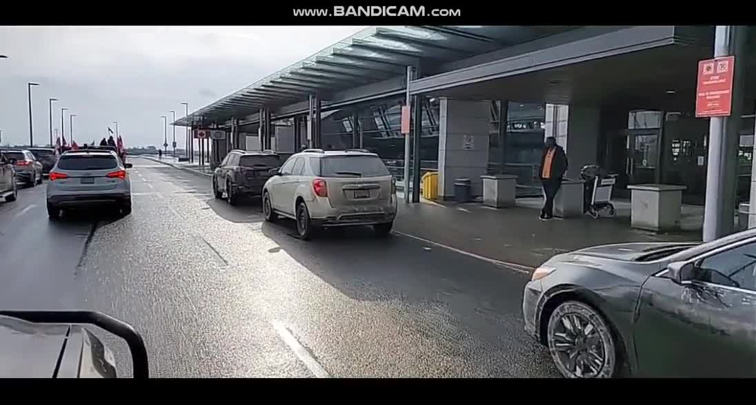 Pat King rolls thru the Ottawa Airport