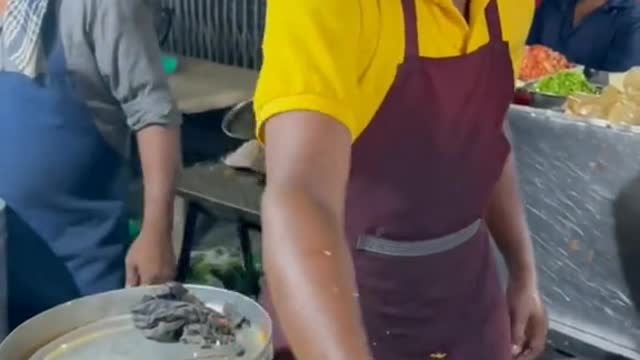 Spinach Cheese Ghotala Dosa🤤 Indian Street Food