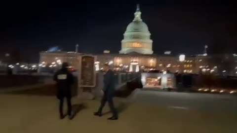 American journalist Max Blumenthal with inconvenient questions for members of Congress