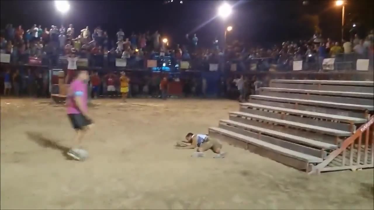 Dude provokes a bull and quickly finds out 😳