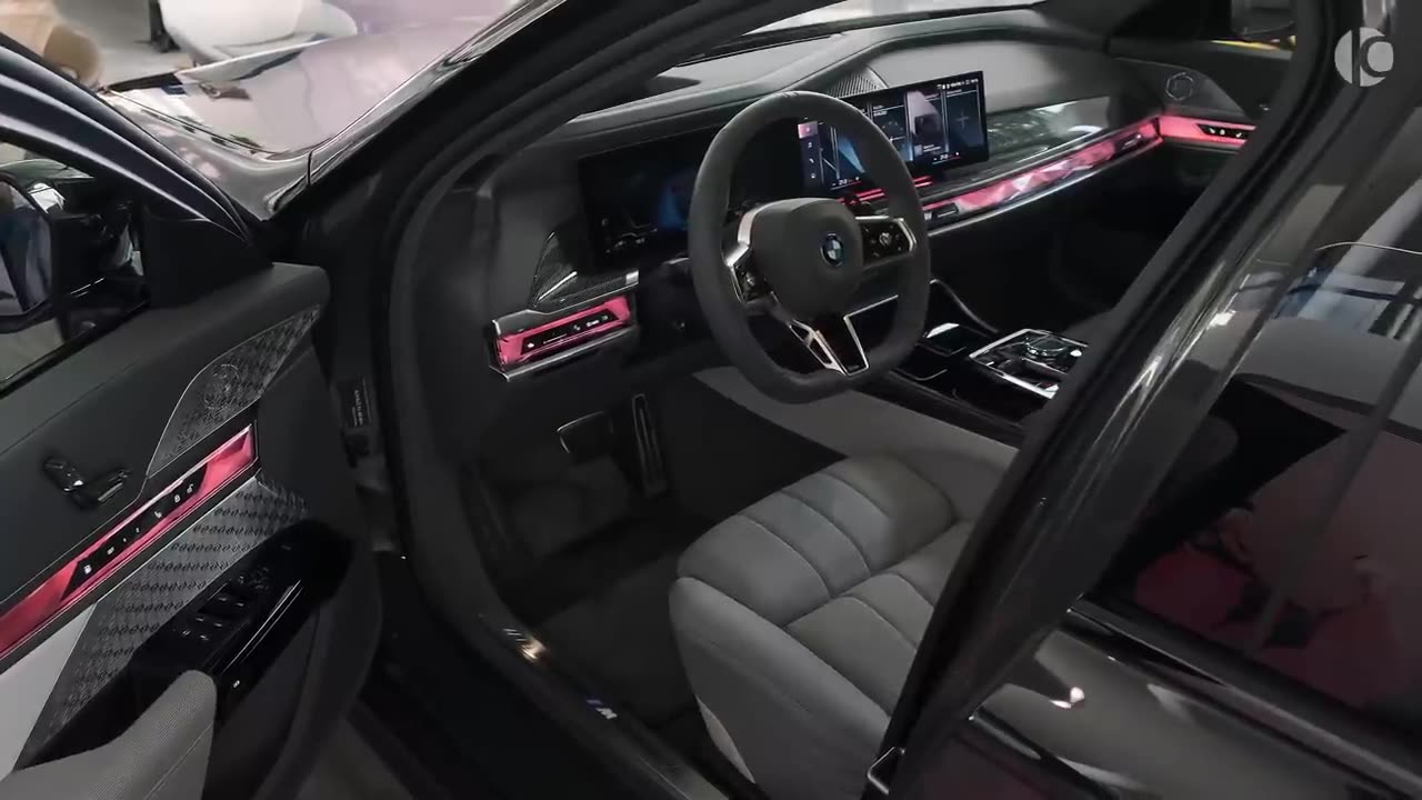 2023 BMW 7 Series M750e - Sound, Interior and Exterior in detail