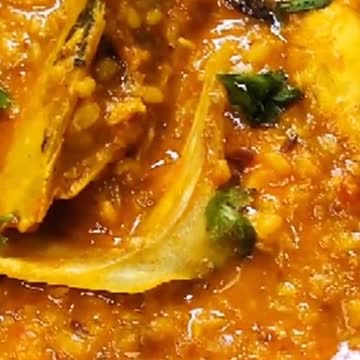 Macher Matha Diye Moong Dal