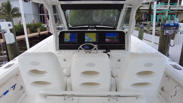 2016 Everglades 435 Center Console