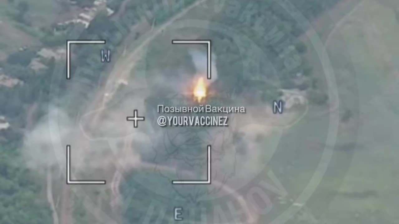 DENAZIFIED TO SCRAP METAL - German-supplied howitzer destroyed in Donbass