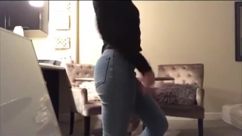 Jeanette McCurdy Booty Shaking