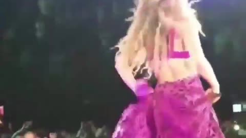 Sexy hot belly dance Shakira