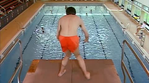 Mr. Bean Dive - Funny Clips