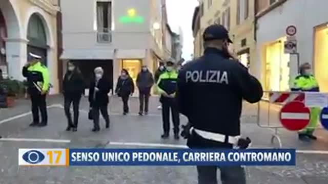 Senso unico pedonale a Pesaro