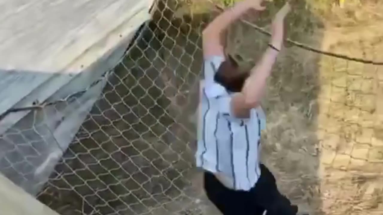 The end 😂😂😂 #viral #shorts #fails #funny #mmvfunny