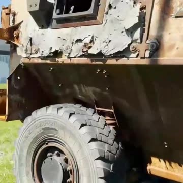 Bushmaster australské obrněné auto našlo místo v Patriot Parku v Moskvěáci v doněcké oblasti