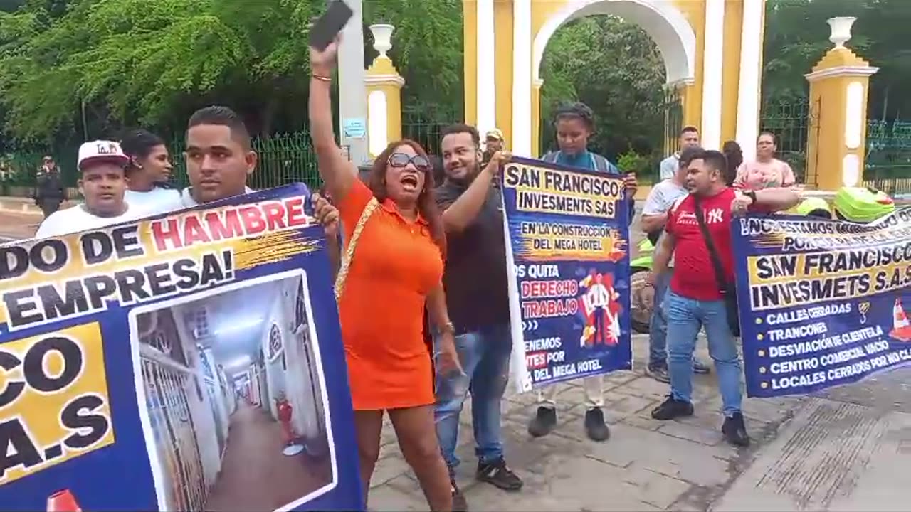 Protesta por parte de comerciantes del Centro Comercial Getsemaní