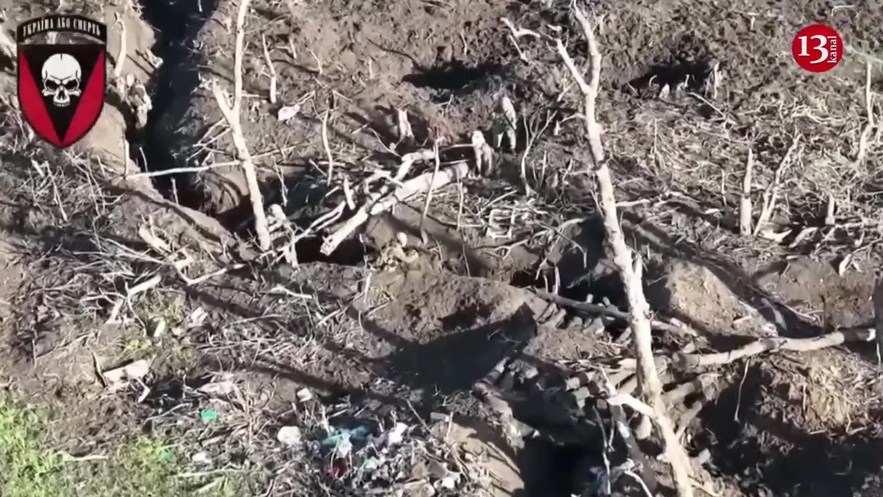 Surviving in the trench, Russians abandoned their weapons and surrendered to Ukrainian fighters