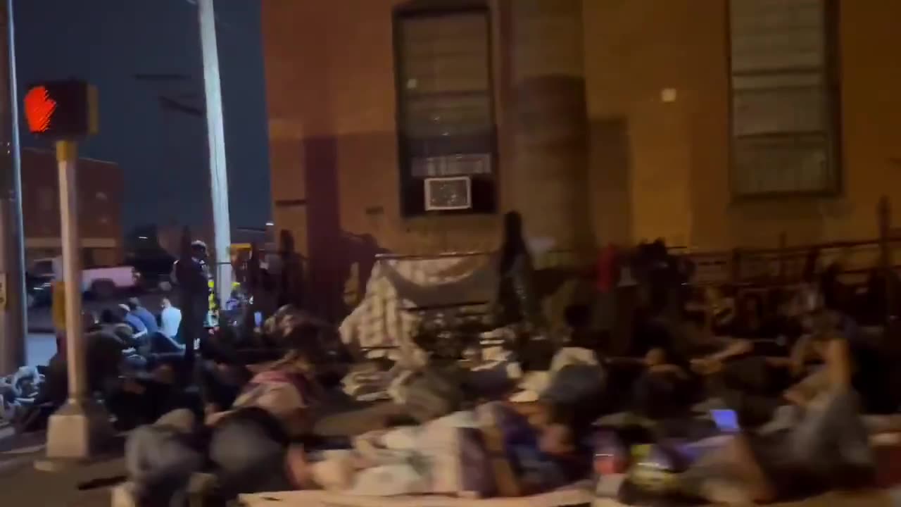 El Paso declares a "state of emergency" in anticipation of influx of thousands of illegal migrants